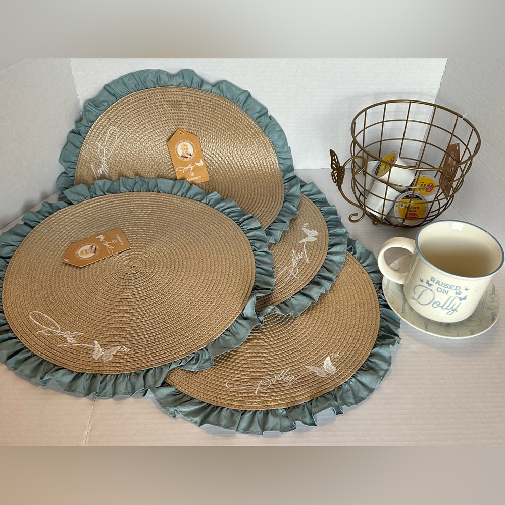 Coffee W/ Dolly Parton Mug & Saucer, 4 Placemats & Coffee Pod Holder GREAT GIFT! - Picture 3 of 11